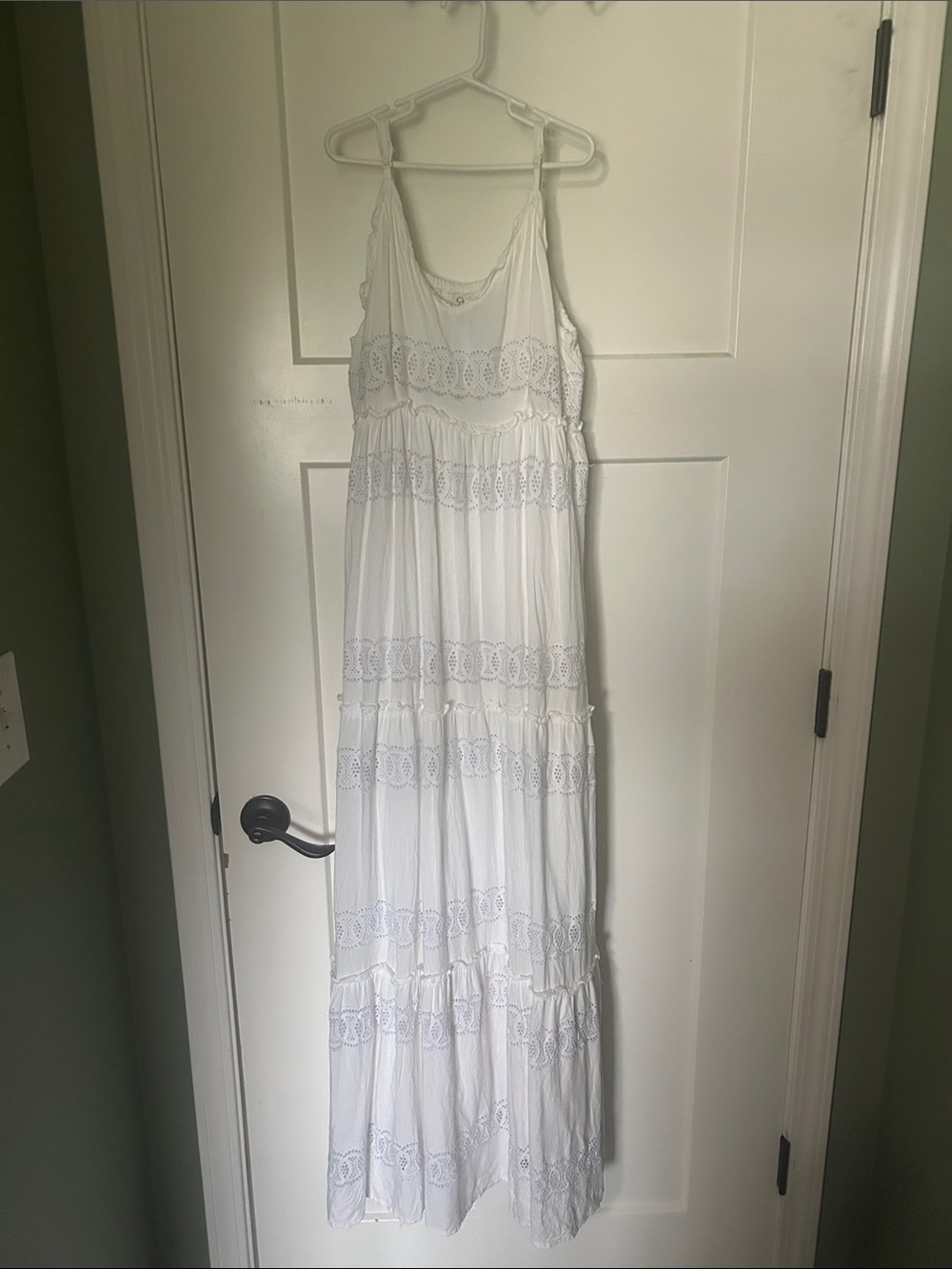 Jessica Simpson White Lace Tiered Maxi Dress
